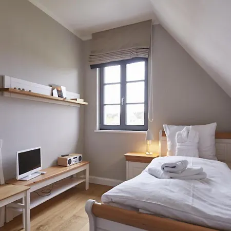 Reetland Am - Premium Reetdachvilla Mit 3 Schlafzimmern, Sauna Und Kamin E21 * Dranske